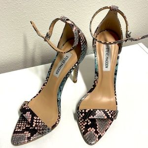 High Heel Strappy snake skin print size 5m
